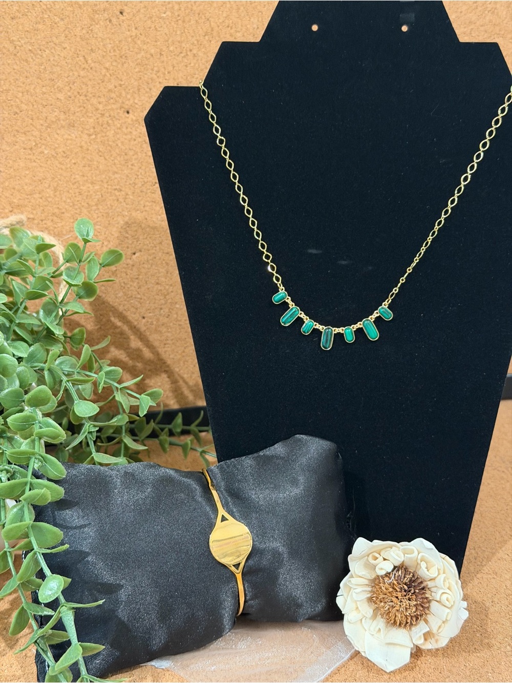 Plunder Gold Chain Necklace with Green Stone Accents - Women Jewelry Set